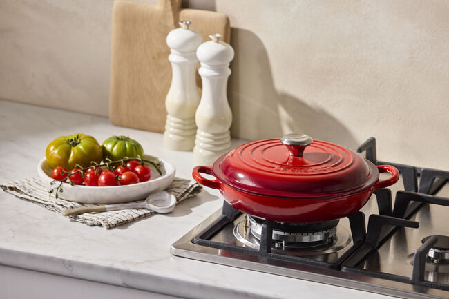 Le Creuset Cast Iron Signature Shallow Casserole image number 1