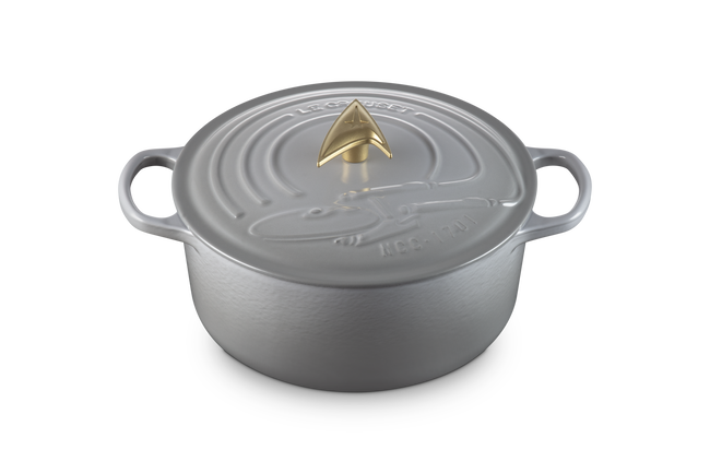 Star Trek Collection Enterprise Round Dutch Oven with Starfleet Delta Knob image number 5