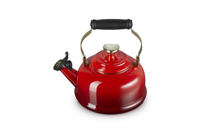 Le Creuset Classic Kettle with Gold Heart Knob 1.6L CeriseCerise image number 2