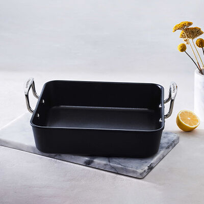 Toughened Non-Stick Square Roaster | Le Creuset®