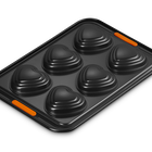 Le Creuset Metal Bakeware 6 Cup Tiered Heart Tray image number 3