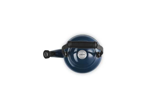 Le Creuset Demi Kettle with Chrome Knob 1.1L NuitNuit image number 4