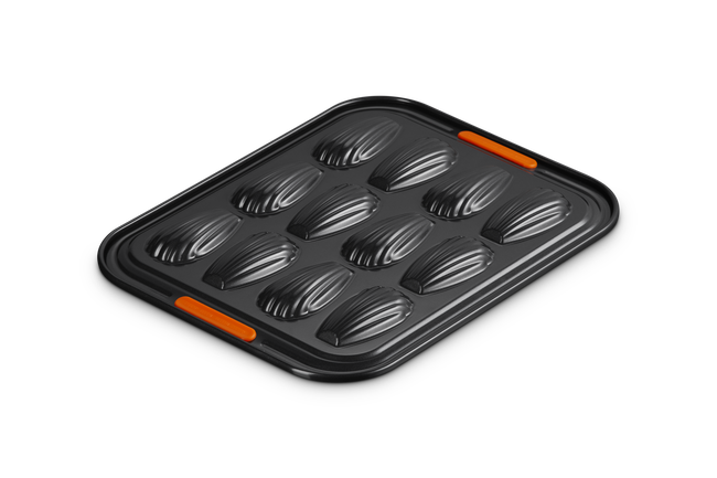 Le Creuset Metal Bakeware 12 Cup Madeleine Tray image number 4