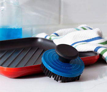 links to grill pan brush