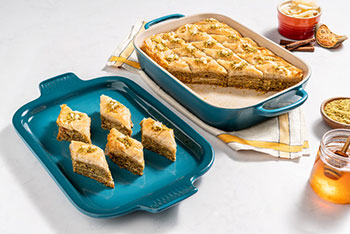 baklava with honey