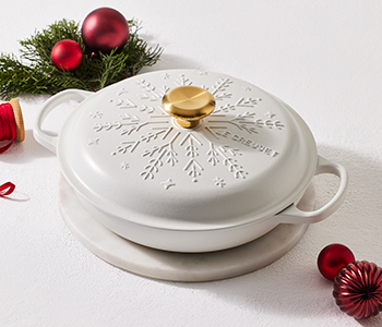 Cast Iron Snowflake Shallow Casserole