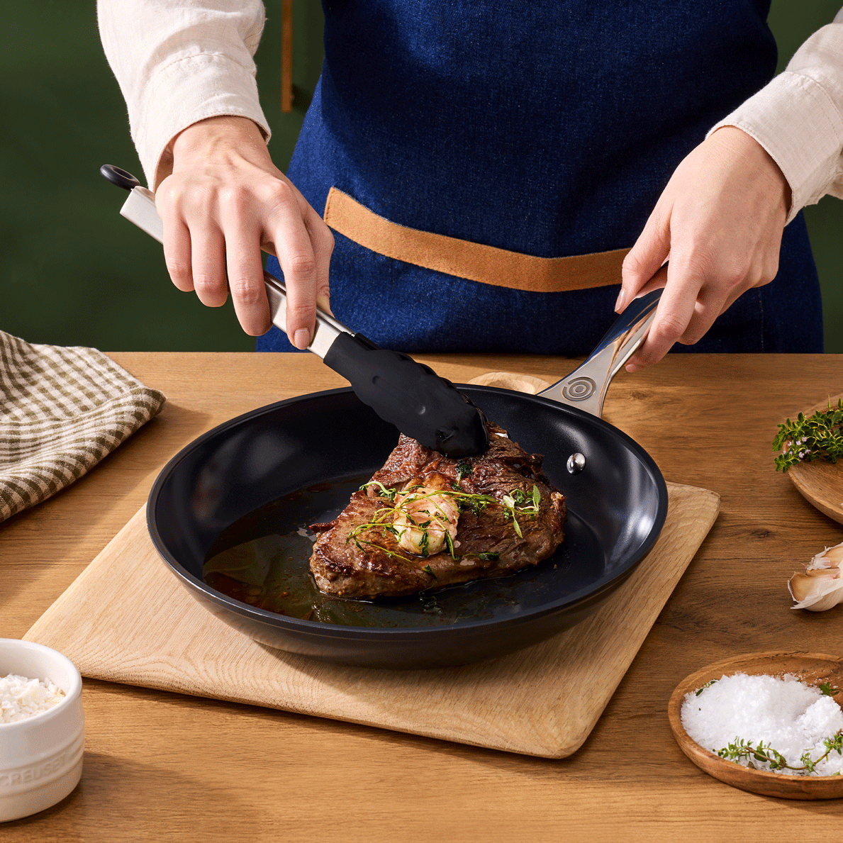 Cooking and searing with the Le Creuset Essential Non-Stick Ceramic Frying Pan