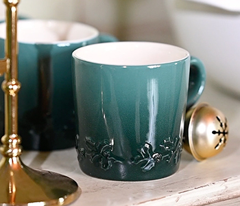 Holly Mug