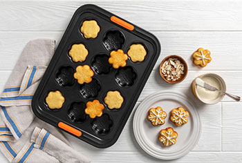 snowflake cakes in a snowflake cakelet pan