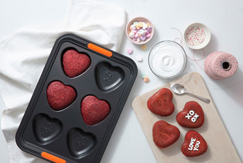 nonstick heart shaped cakelet pan with red velvet heart cakes