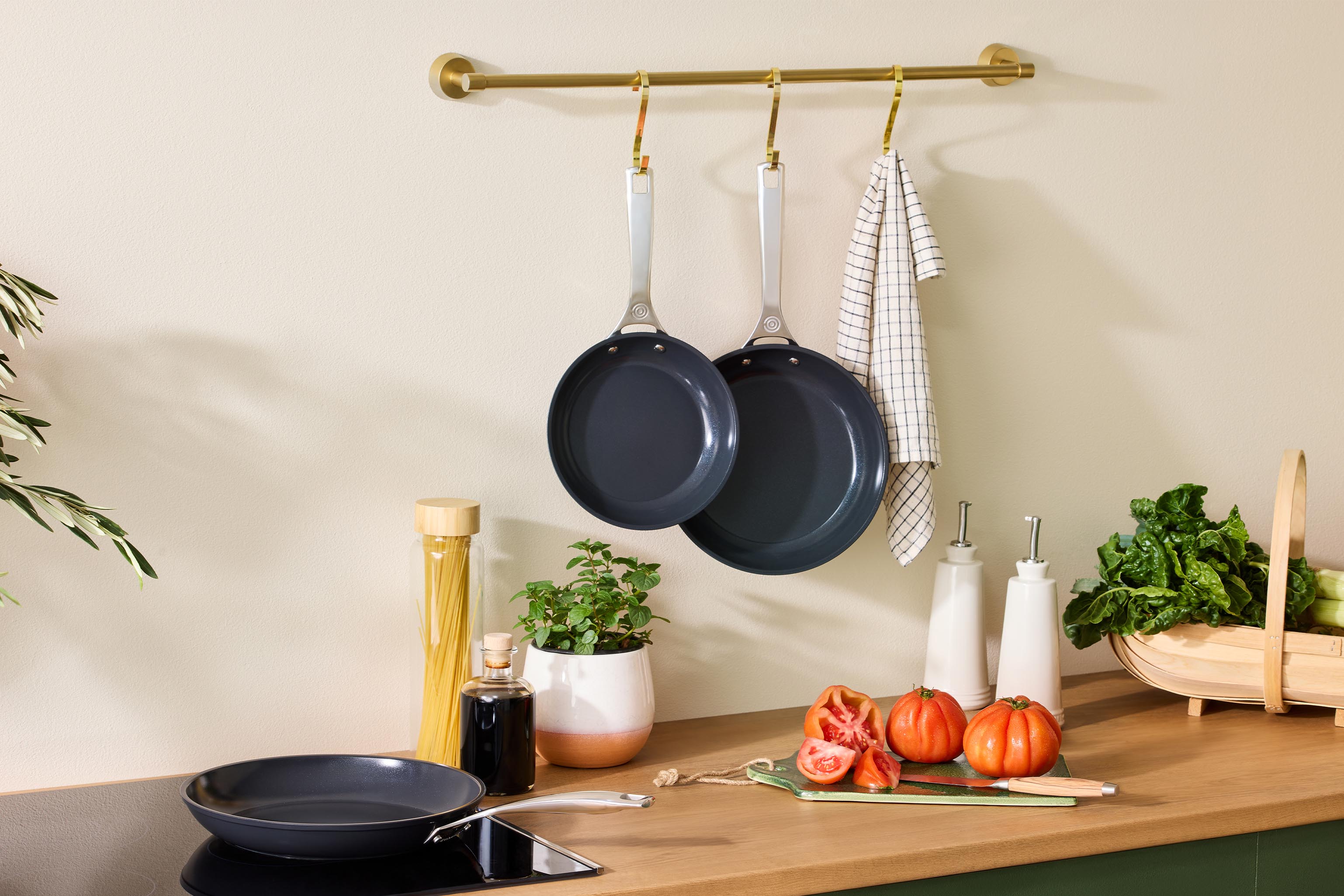 Le Creuset Essential Non-Stick Ceramic 2-piece Shallow Frying Pan Set, includes 20cm and 26cm pans