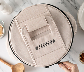 Round Casserole Tote Bag