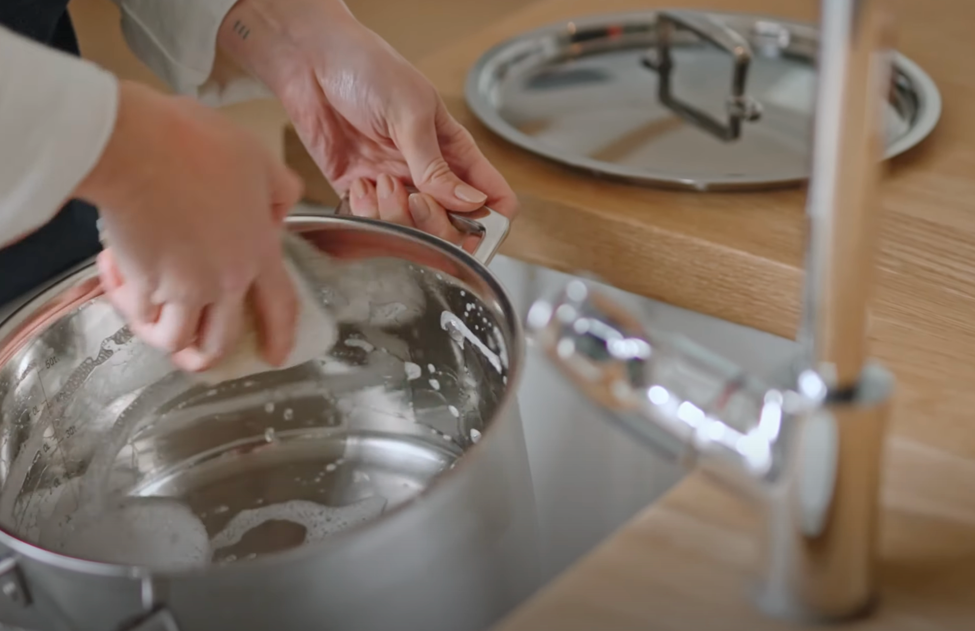 clean grill pan