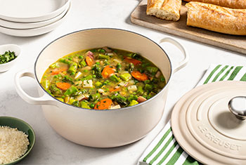 veggie soup in a ducth oven