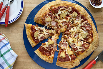pizza with ham and pineapple