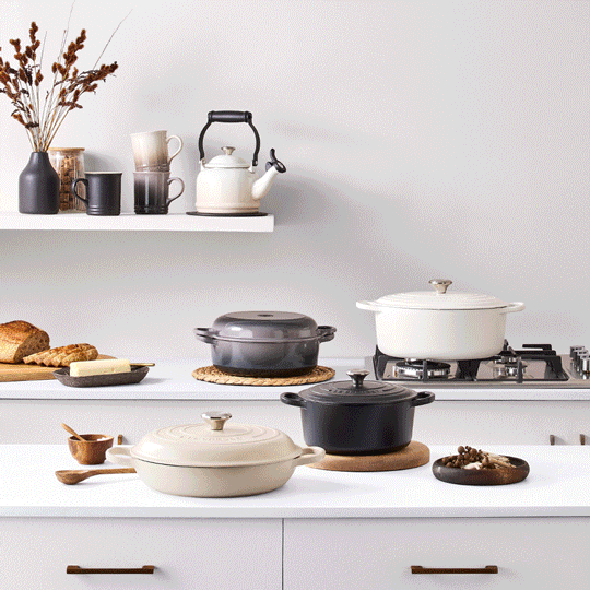 pasta alfredo in a dutch oven